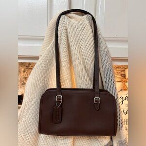 🍵Pre-loved Vintage Coach Swing Zip